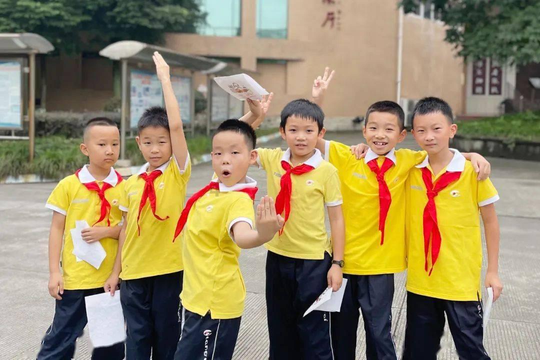 贝儿公主的晚礼服